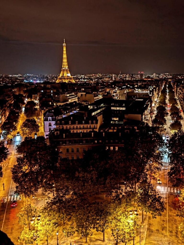 エッフェル塔 (Tour Eiffel)